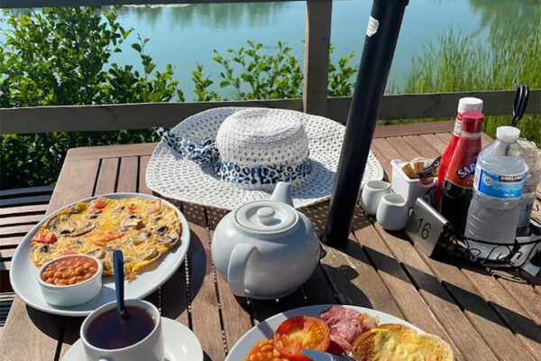 sandwich-lakes-landscape-waterside-cafe-8